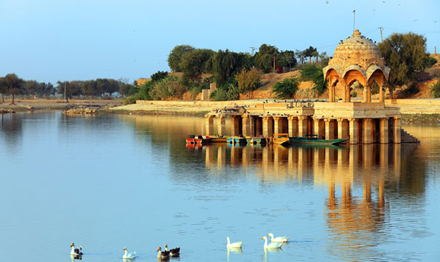 Gadisar Lake places to visit in jaisalmer